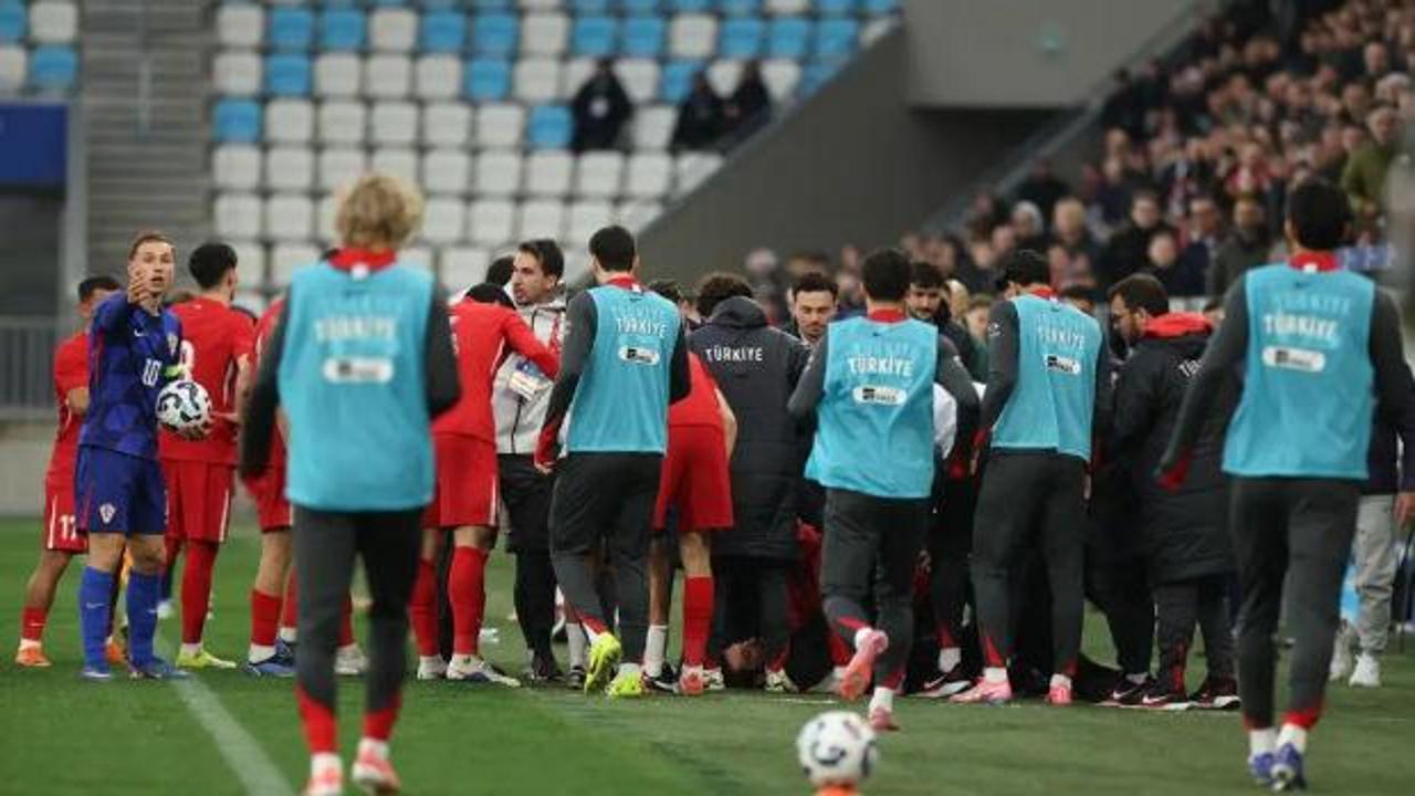 &Uuml;mit Milli Takım'a hakem operasyonu! 3 kırmızı kart g&ouml;sterdi