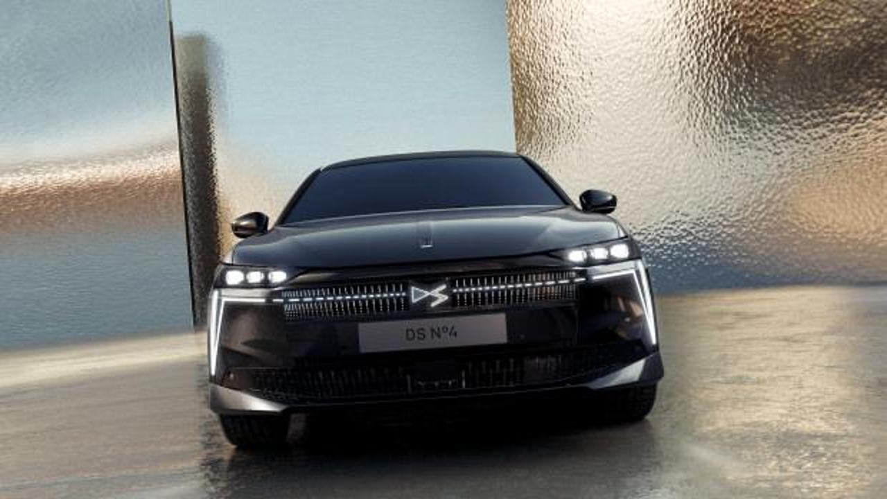 Yeni DS N&deg;4 Nisan&rsquo;da T&uuml;rkiye&rsquo;de: Fransız zarafeti ve teknoloji bir arada