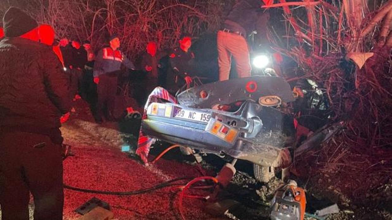 Yol kenarındaki ağaca çarptı: 2 ölü! Yol kenarındaki ağaca çarptı: 2 ölü!