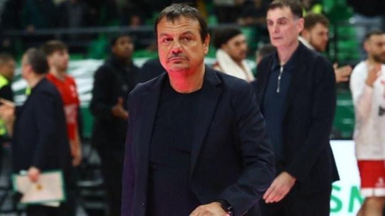Yunanistan'da olaylı derbi! Ergin Ataman maçtan so…