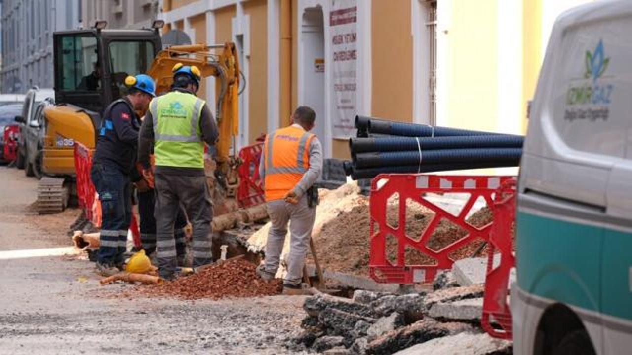 Alsancak'ta "bitmeyen altyapı &ccedil;alışmaları" tepki &ccedil;ekiyor