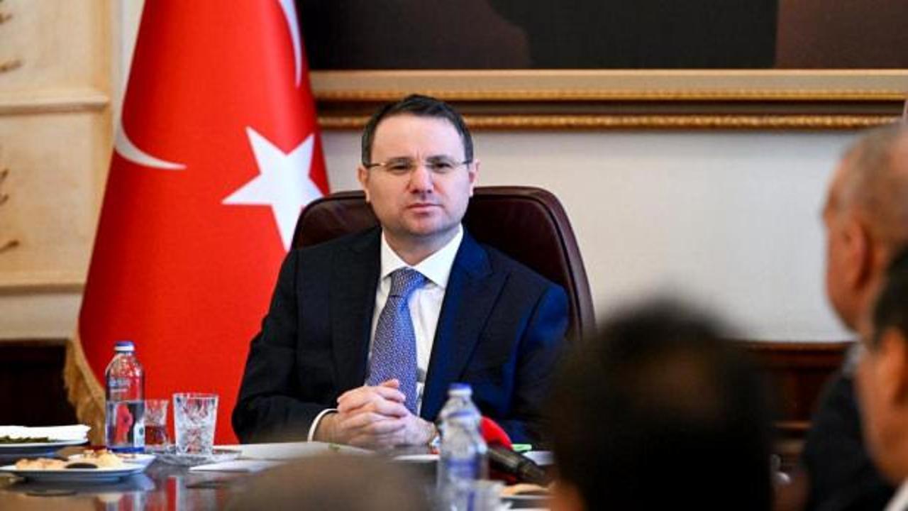 Bakan G&uuml;rlek, Yargıda Birlik Derneği Başkanı ve &uuml;yelerini kabul etti