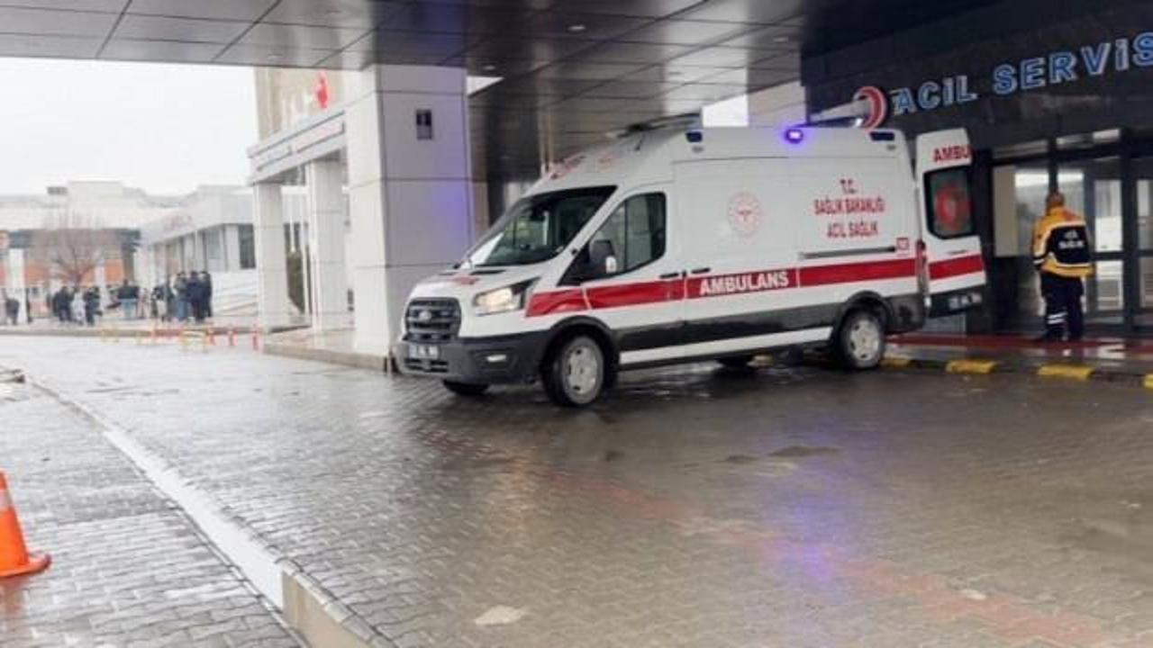 Elazığ&rsquo;da inşaat iskelesi &ccedil;&ouml;kt&uuml;: 4 iş&ccedil;i yaralandı