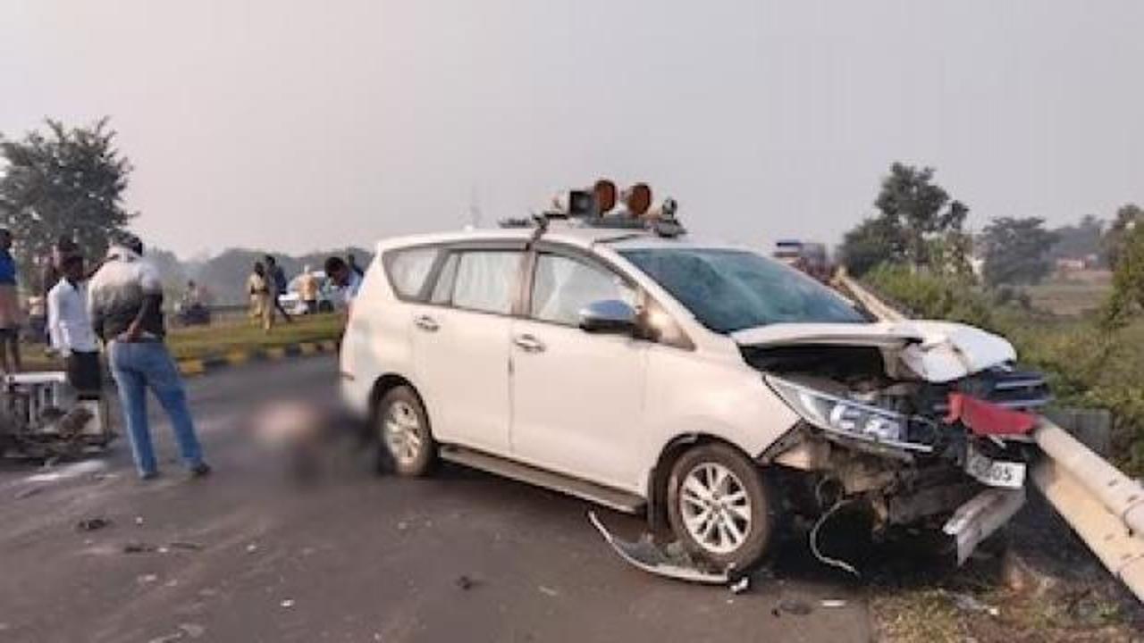 Hindistan'da zincirleme facia: 13 &ouml;l&uuml;, 30 yaralı