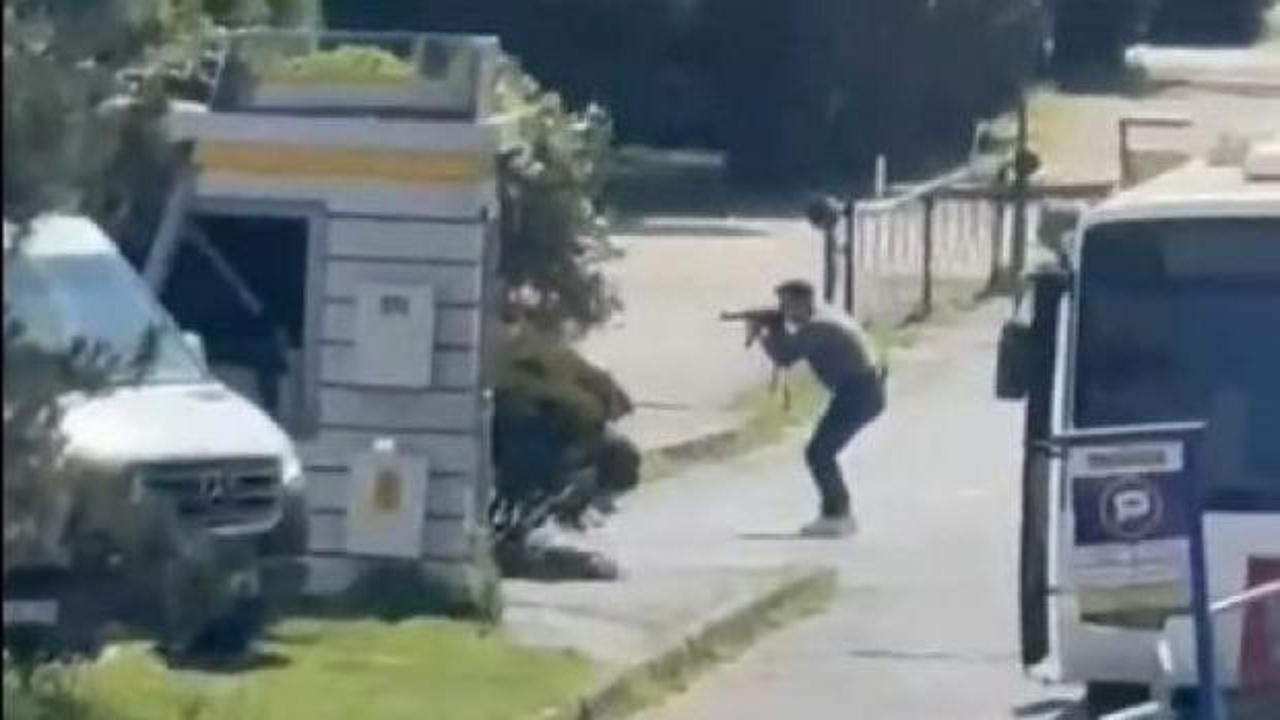 Konsolosluk önündeki çatışmada polisle dalga geçmişlerdi! 8 şüpheli gözaltında