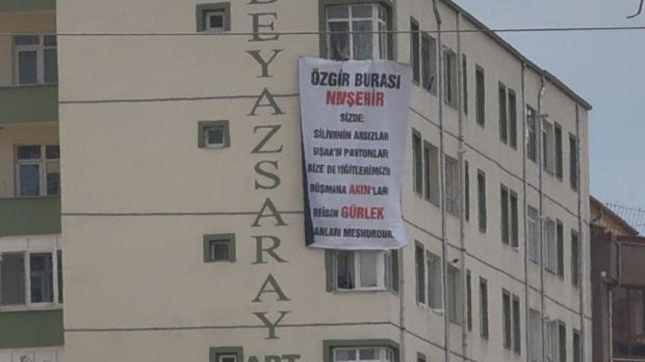 Özgür Özel'e pankart şoku! Mitingin önüne geçti! Çılgına döndü! Nasıl izin verirsiniz