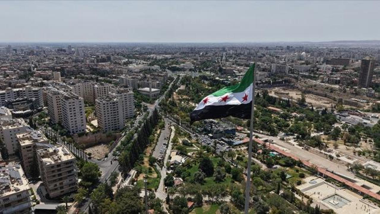 Suriye hava sahası yeniden a&ccedil;ıldı