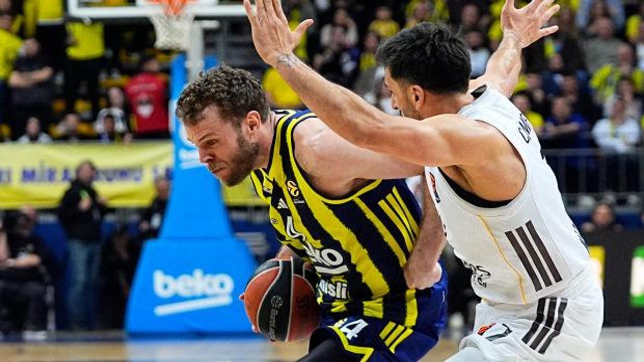 &Uuml;st &uuml;ste 5. yenilgisini alan Fenerbah&ccedil;e'ye play-off m&uuml;jdesi