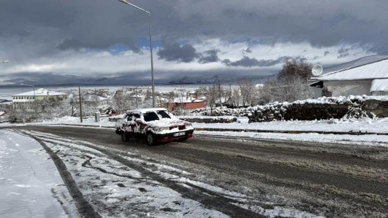 Doğu&rsquo;da kış geri d&ouml;nd&uuml;: 93 yol ulaşıma kapandı