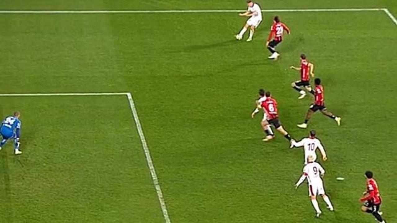3 dakikalık VAR incelemesi! Galatasaray'ın gol&uuml; ofsayta takıldı