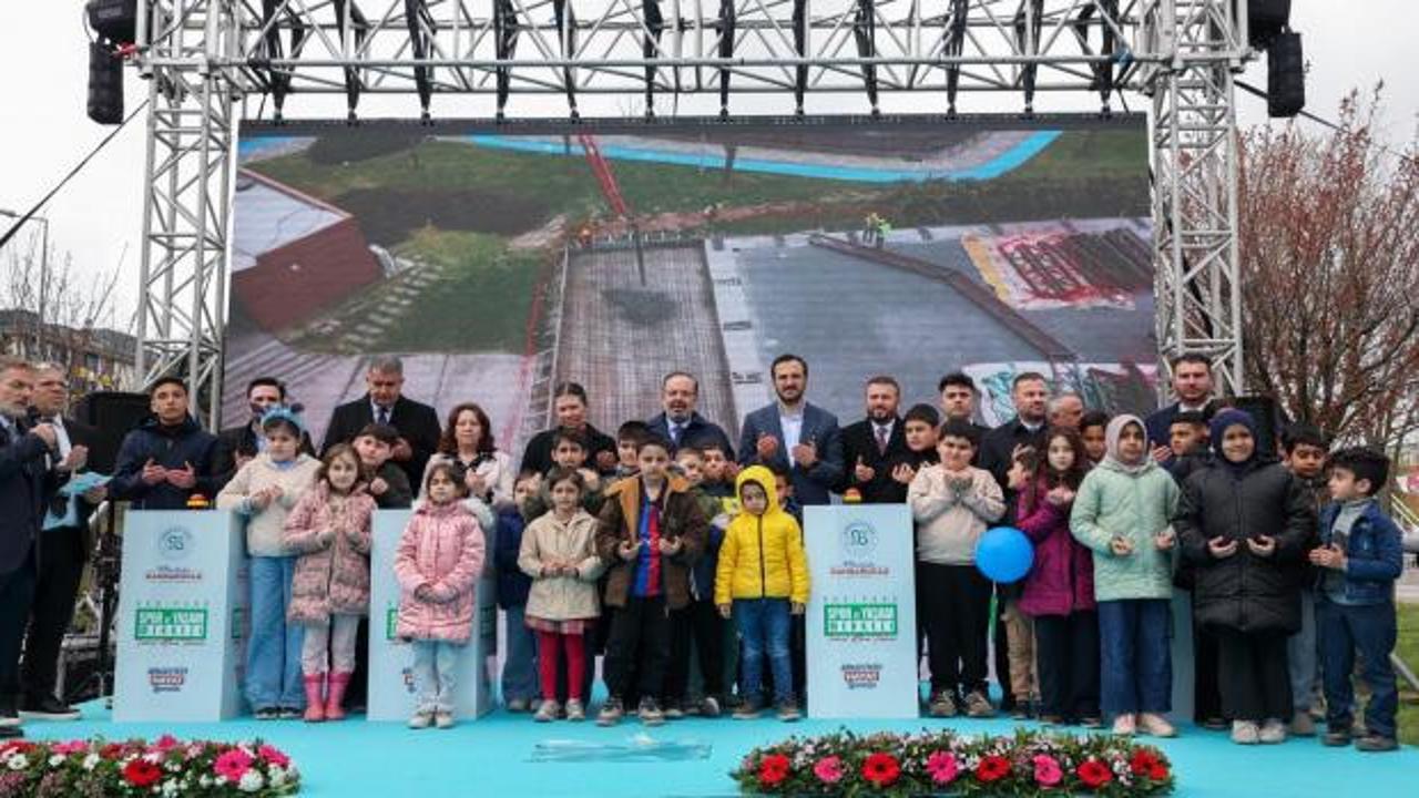 Arnavutk&ouml;y'de 3 yeni eser hizmete a&ccedil;ıldı, yaşam merkezinin temeli atıldı