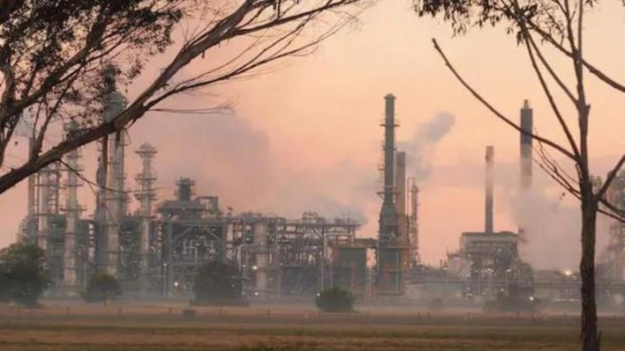 Avustralya'da petrol rafinerisinde yangın