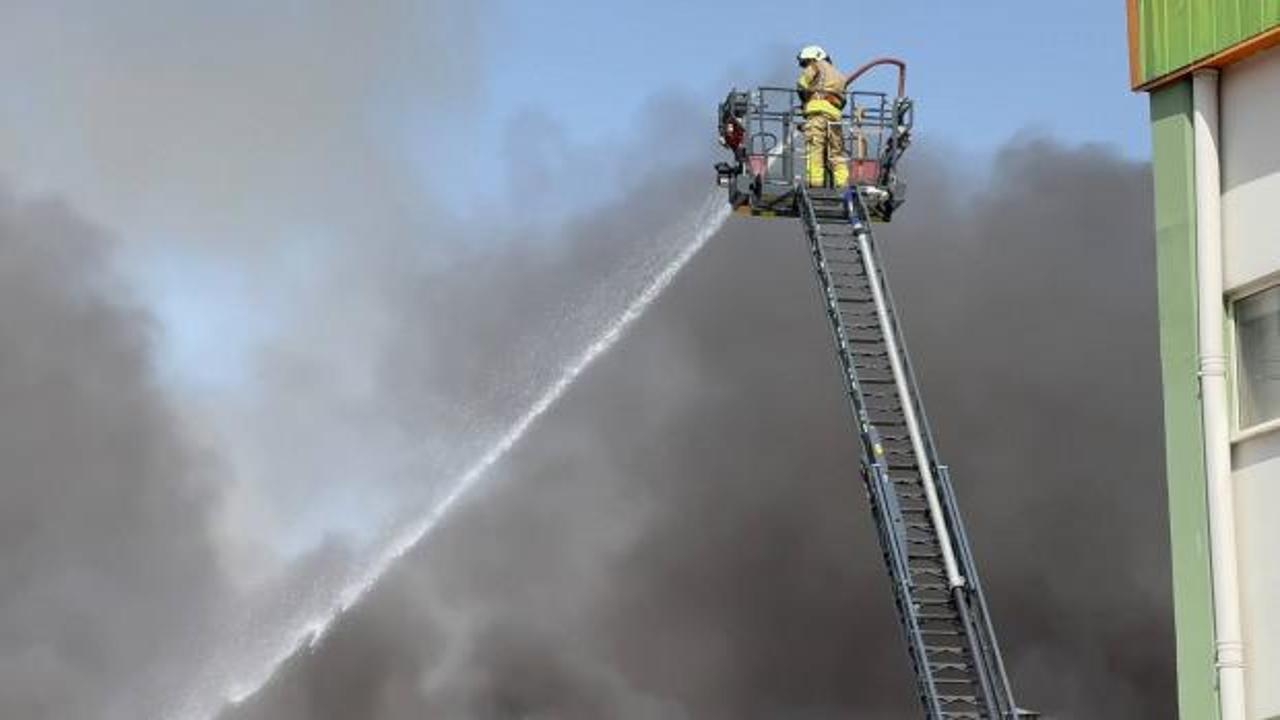 Dudullu Organize Sanayi B&ouml;lgesi'nde yangın!
