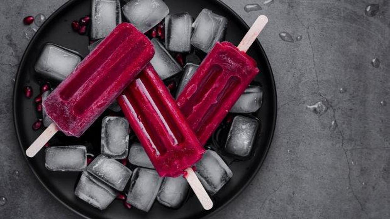 Evde yapabileceğiniz meyveli buz &ccedil;ubukları