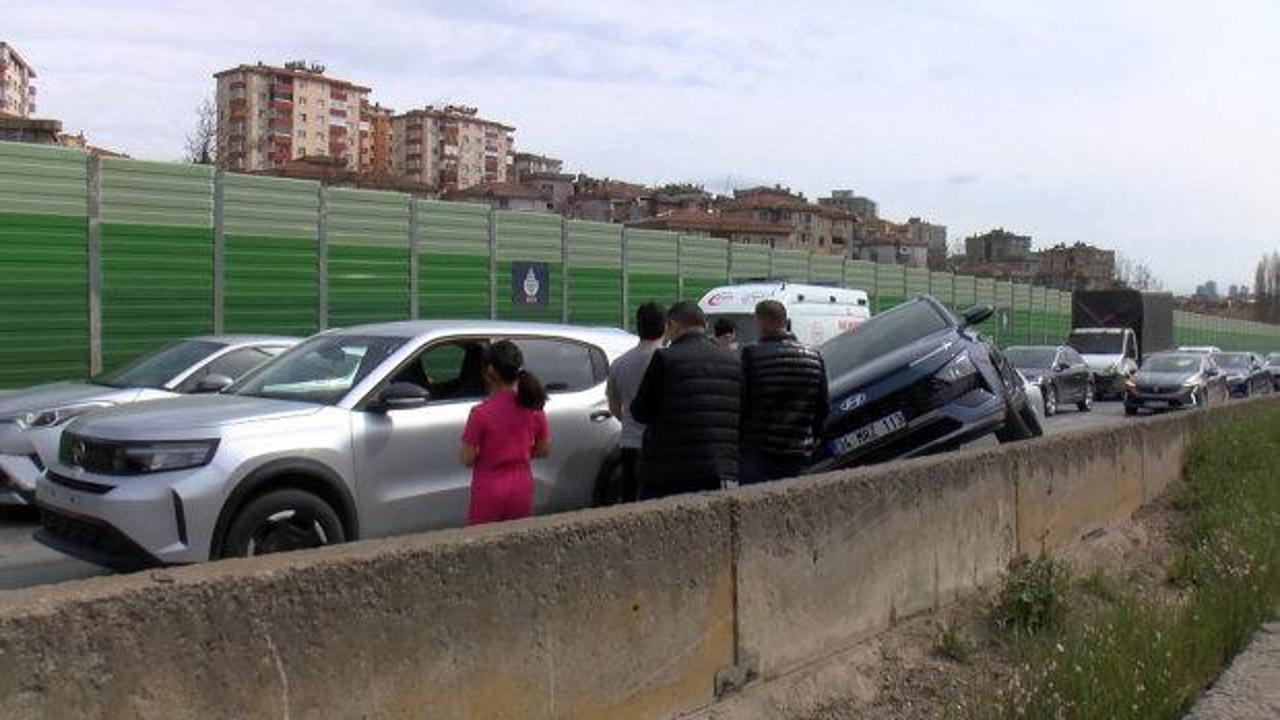 Kartal&rsquo;da 6 aracın karıştığı zincirleme kaza