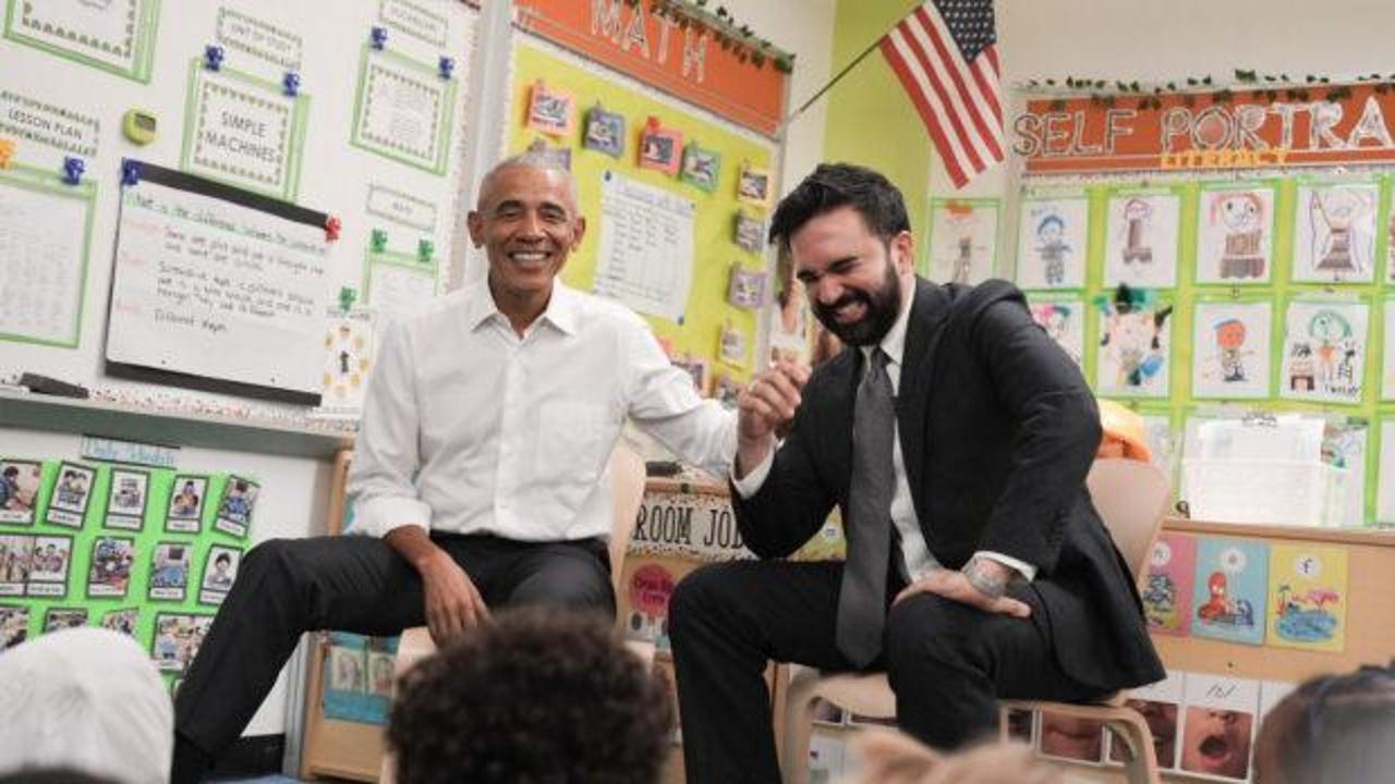 Mamdani ve Obama &ccedil;ocuklarla birlikte şarkı s&ouml;yledi