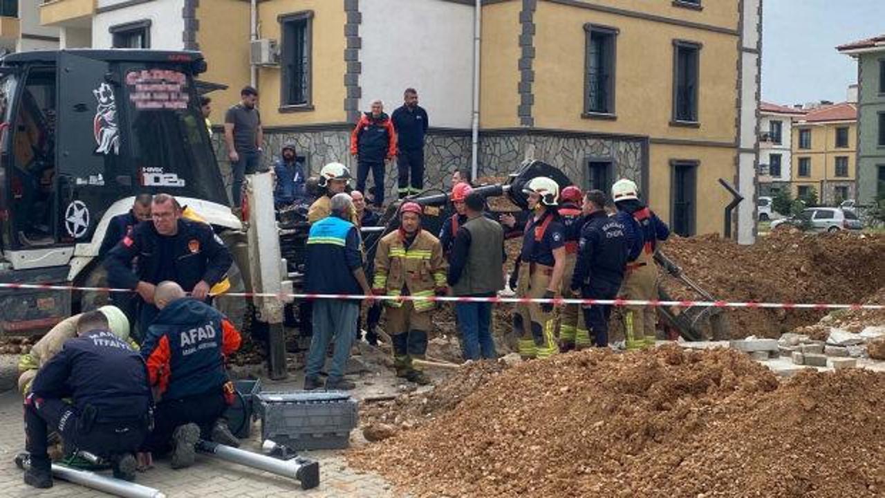 Manisa'da g&ouml;&ccedil;&uuml;k: Bir iş&ccedil;i toprak altında kaldı