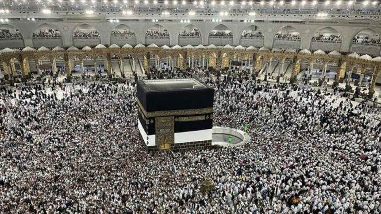 Suudi Arabistan'dan hac duyurusu: Uymayanlara 1,2 milyon ceza uygulanacak