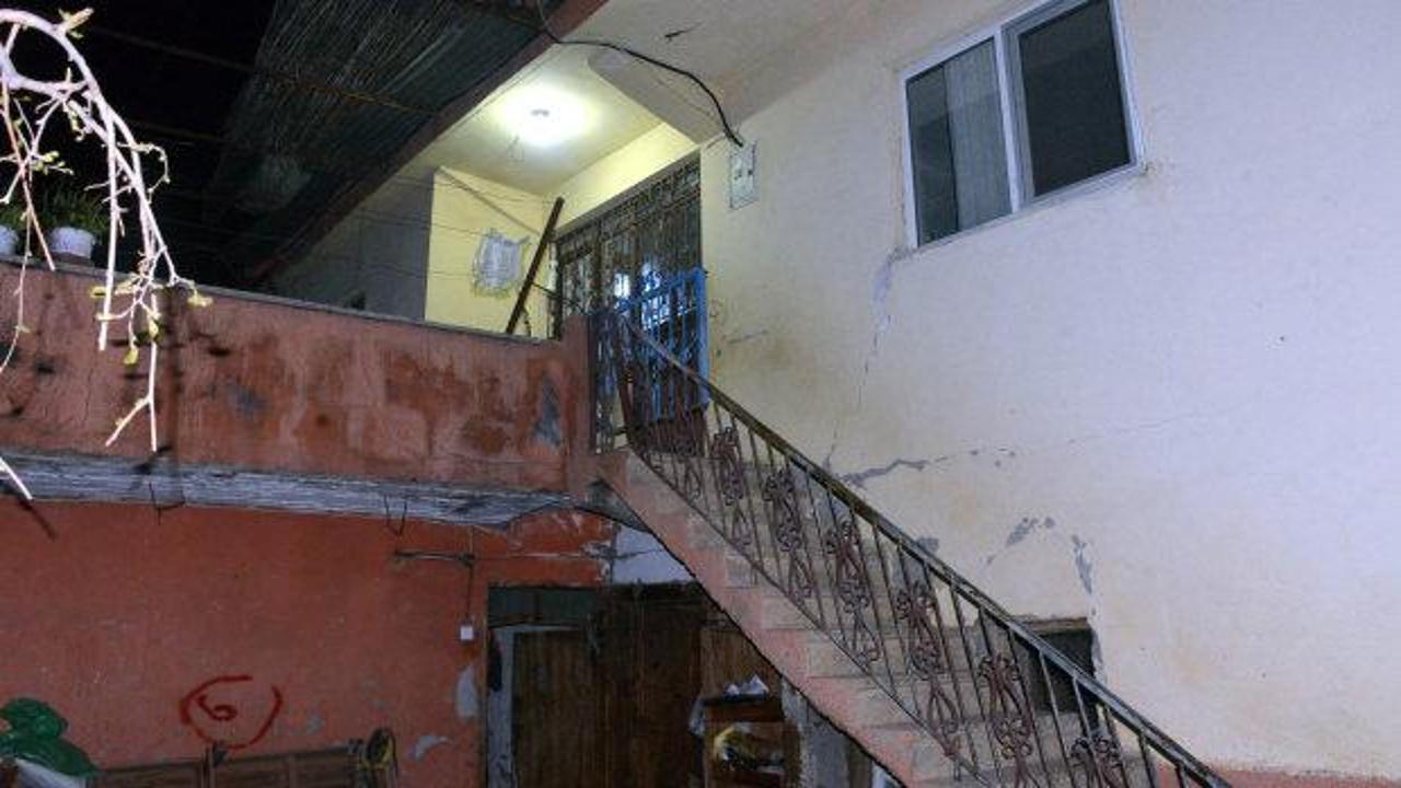 Tartıştığı eşini tabancayla başından vurup, &ouml;ld&uuml;rd&uuml;