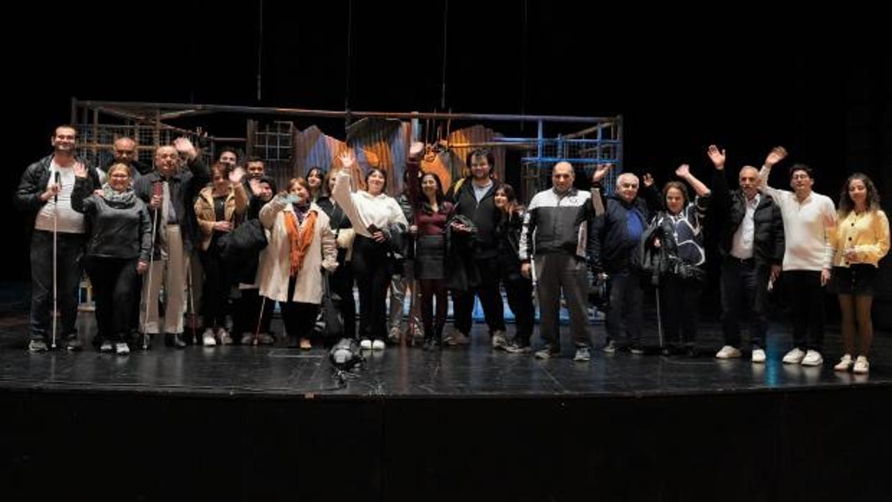 T&uuml;rk Telekom, &ldquo;Erişilebilir Tiyatro&rdquo; projesi kapsamında &ldquo;Ebedi Barış&rdquo; oyununu erişilebilir kıldı