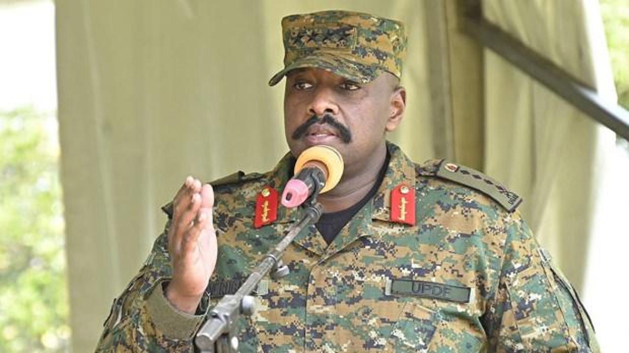 Ugandalı hadsiz generalin Türkiye sözleri gündem olmuştu! Geri adım atmak zorunda kaldı