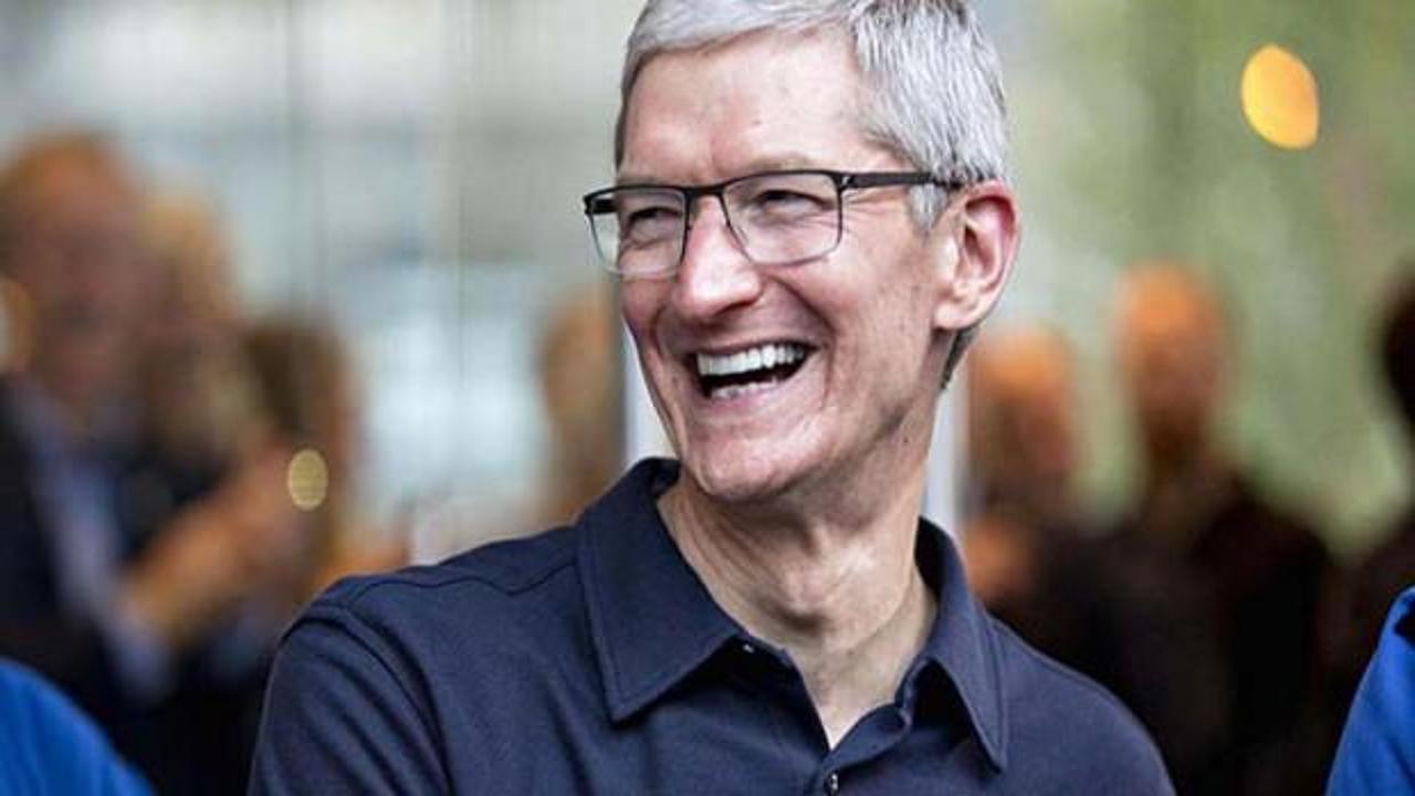 Apple'da b&uuml;y&uuml;k değişim! Tim Cook koltuğu bırakıyor