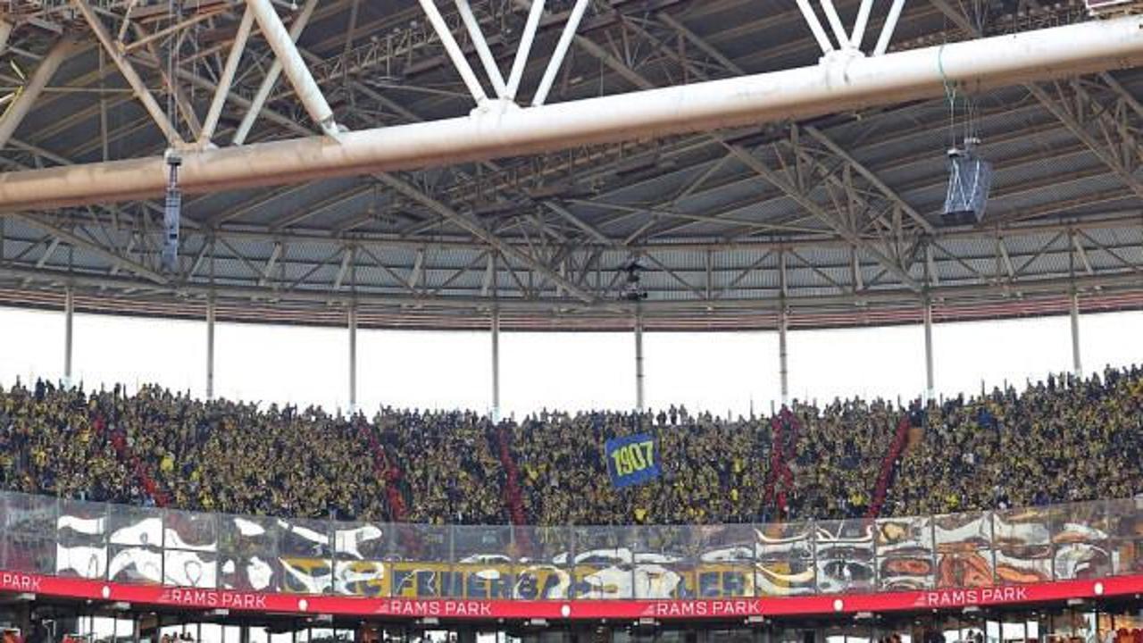 Fenerbahçe taraftarları derbi sonrası ayaklandı! İstifaya davet ettiler