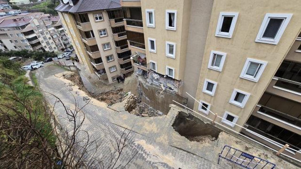 İstinat duvarı &ccedil;&ouml;kt&uuml;; 7 katlı binanın 2 katı tahliye edildi