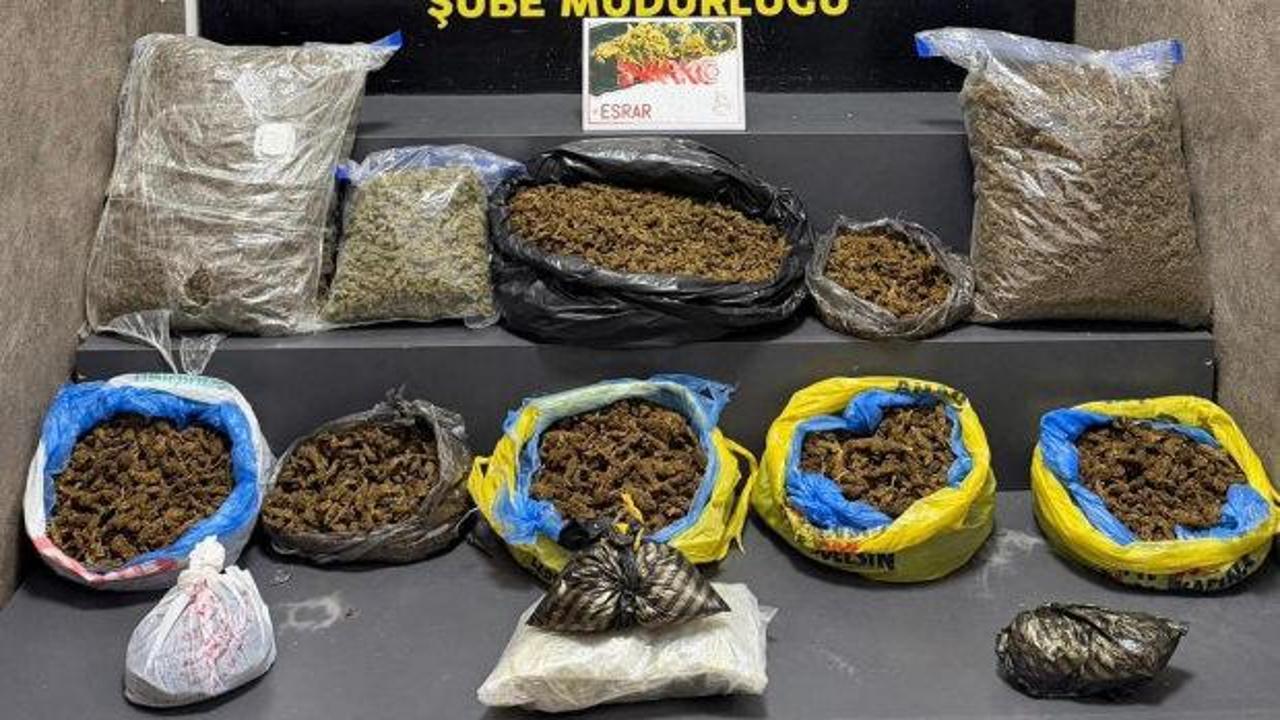 İzmir&rsquo;de 16,5 kilo skunk ele ge&ccedil;irildi