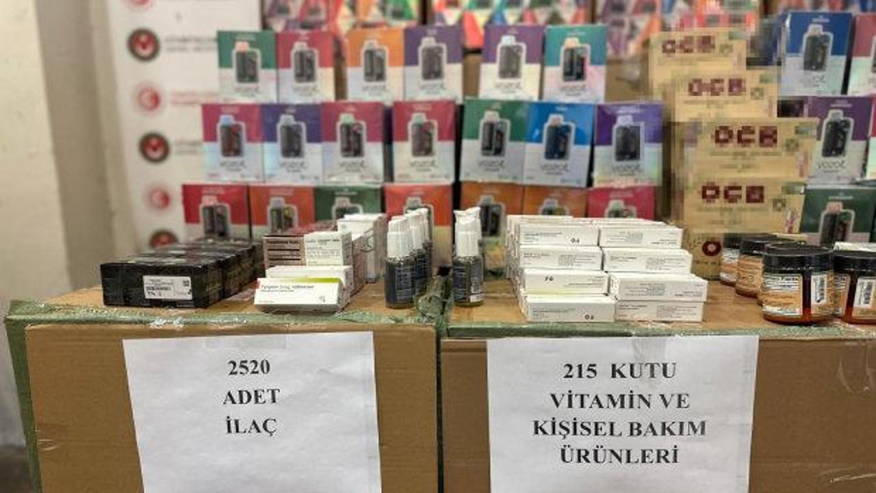  Kapıkule&rsquo;de TIR&rsquo;da 10 bin 400 elektronik sigara ve ka&ccedil;ak eşya ele ge&ccedil;irildi
