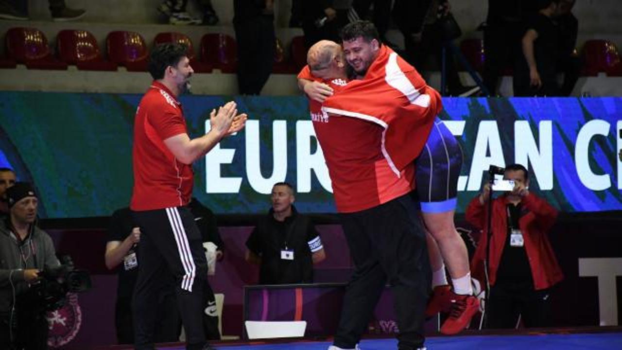 Kimsenin yapamadığını yaptı! Yaşayan efsane Rıza Kayaalp 13. kez Avrupa Şampiyonu