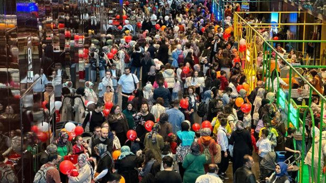 Konya'da '2'nci Kitap G&uuml;nleri' coşkusu: 'Okumadığın G&uuml;n Karanlıktasın!'