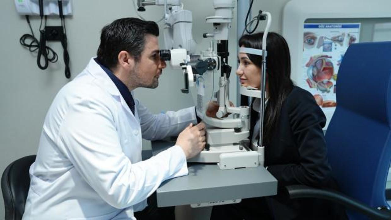 Lensle uyumak g&ouml;z&uuml; oksijensiz bırakıyor