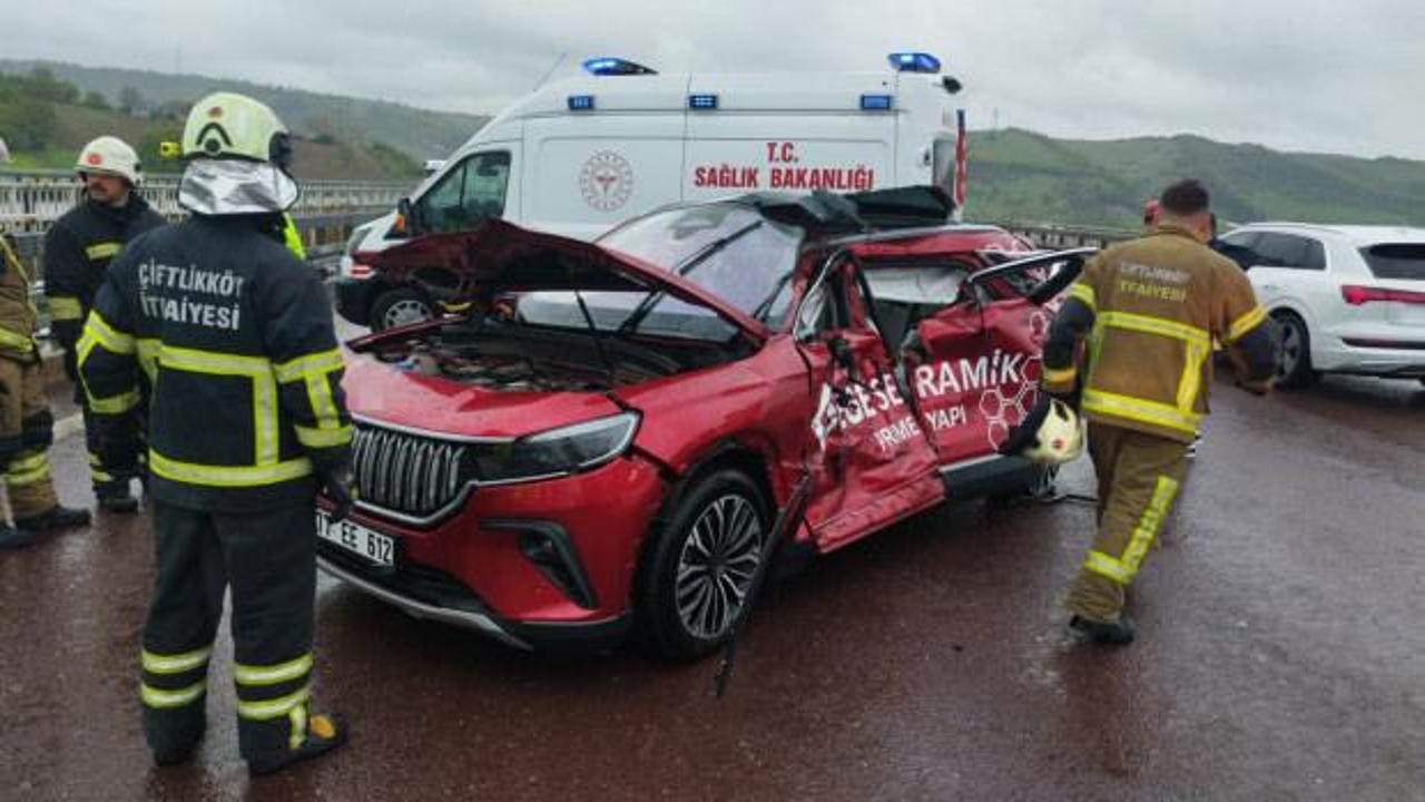 Tırla otomobil &ccedil;arpıştı: Yaralılar var!