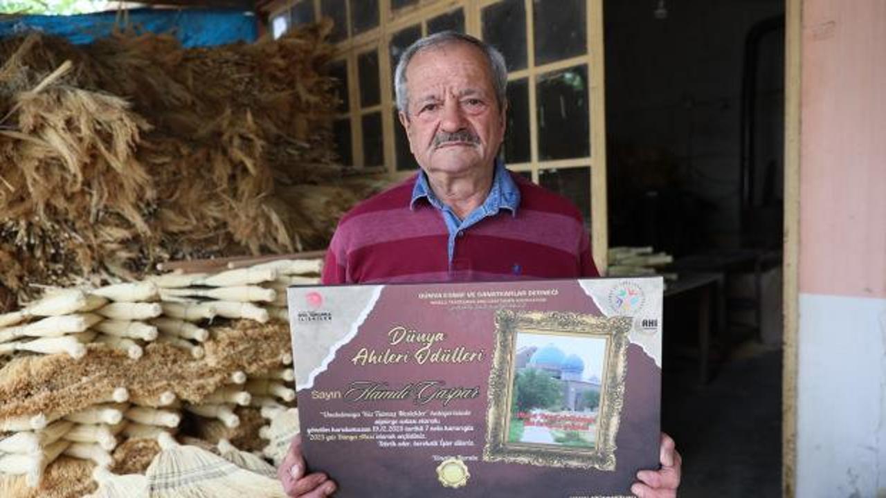 D&uuml;nya Ahisi se&ccedil;ilen s&uuml;p&uuml;rge ustası Hamdi Gaspar mesleğin geleceğinden endişeli