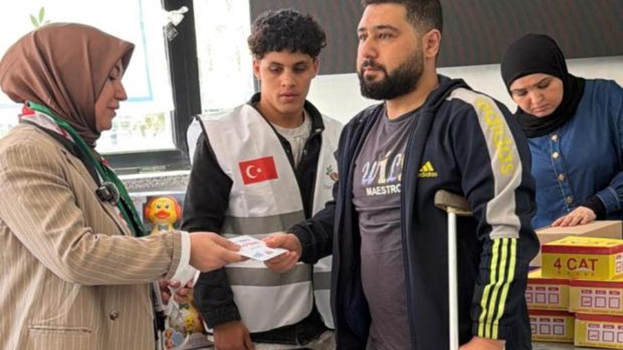 AK Partili Rukiye Toy&rsquo;dan Kahire&rsquo;de Filistinli ailelere kardeşlik eli