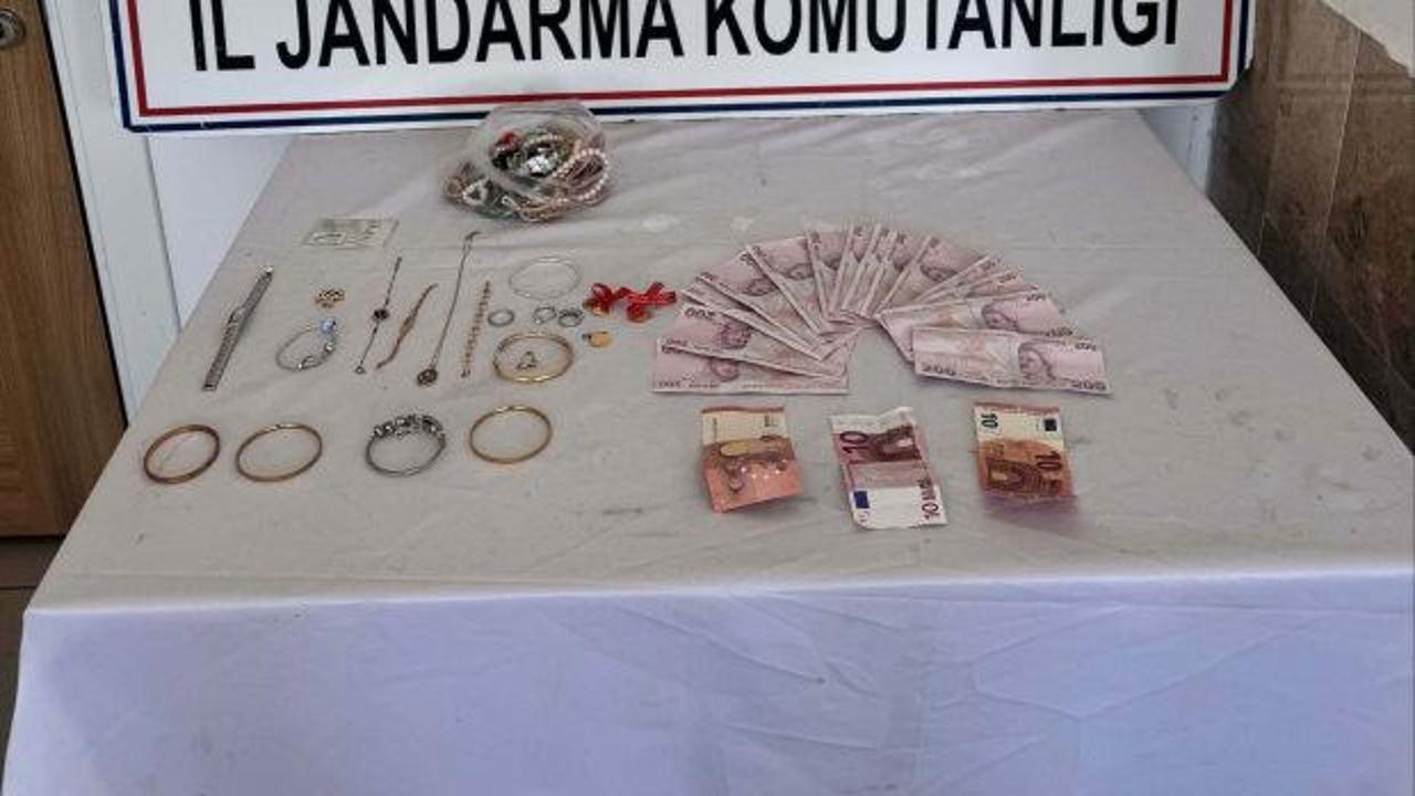 Aydın'da evden para ve ziynet eşyası &ccedil;alan ş&uuml;pheli tutuklandı