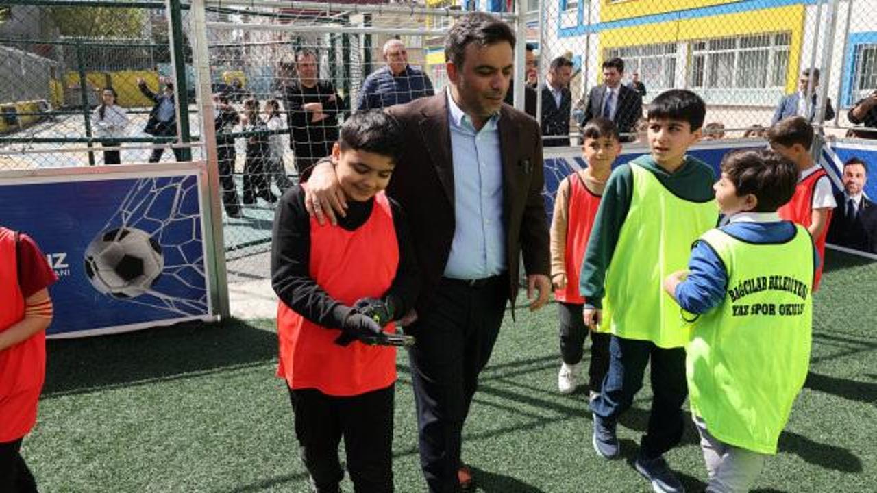 Bağcılar&rsquo;da sporla b&uuml;y&uuml;yen bir nesil hedefleniyor: 35 noktaya mini saha