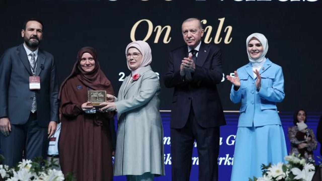 Emine Erdoğan'dan "Aile ve N&uuml;fus On Yılı Vizyon Belgesi" paylaşımı