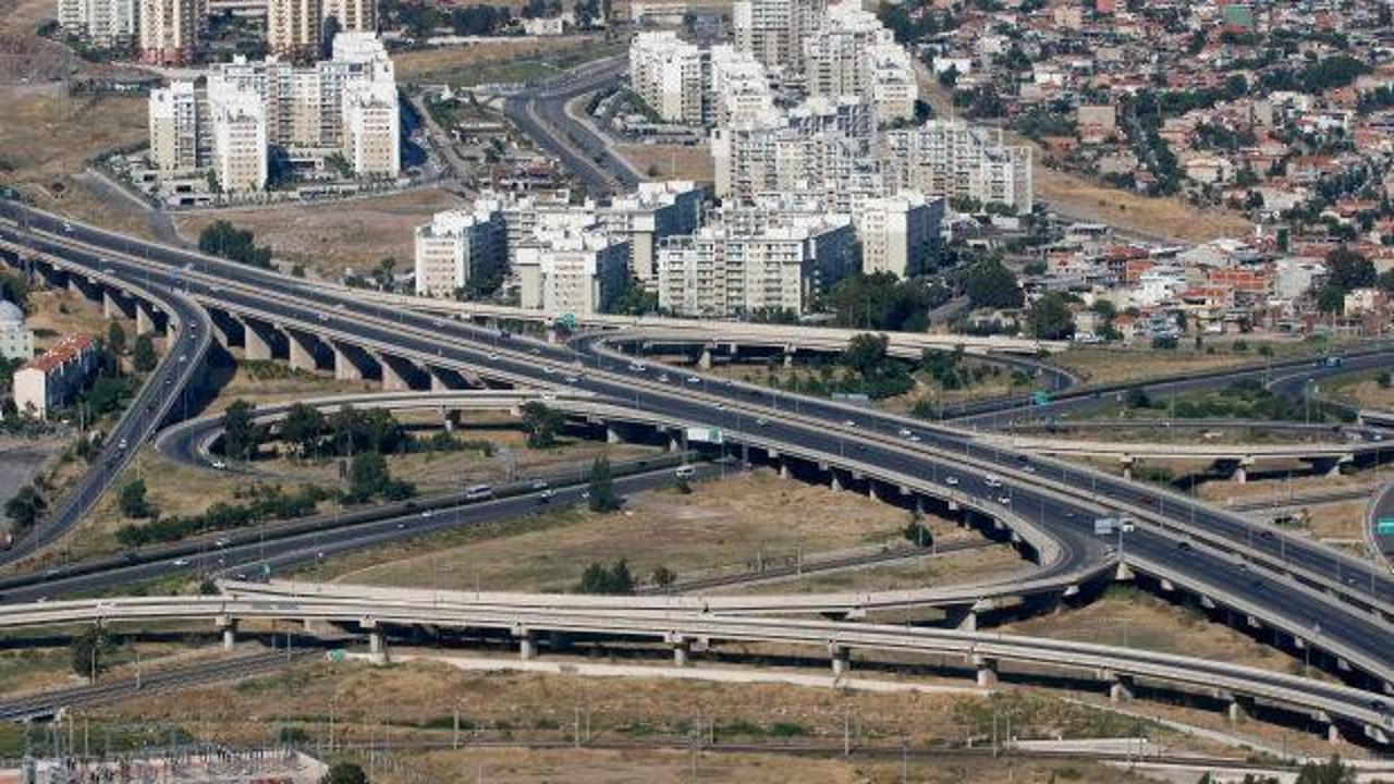 'İzmir &Ccedil;evre Yolu &uuml;cretli olacak' iddialarına AK Parti'den yanıt!