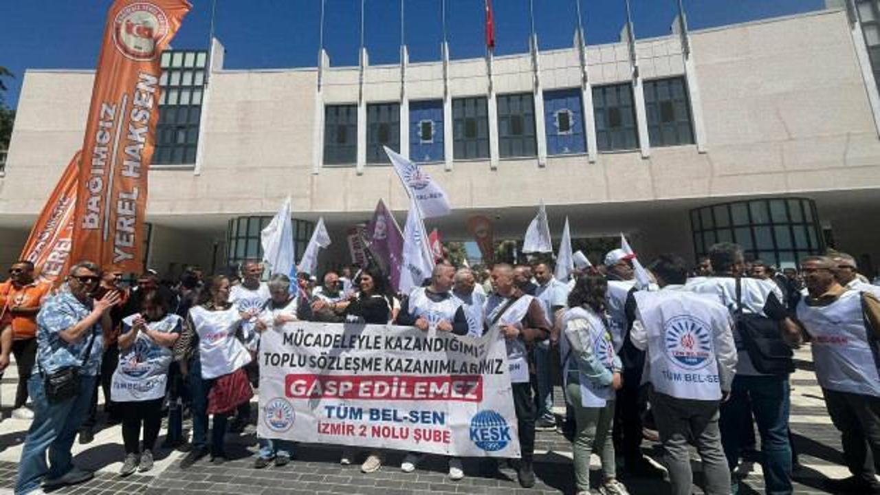 İzmir'de belediye memurları iş bıraktı: CHP il binasına y&uuml;r&uuml;d&uuml;ler! 'D&uuml;ped&uuml;z hak gaspı'