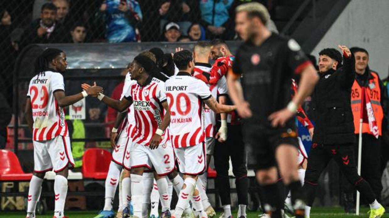 Şampiyonluk rötar yaptı! Galatasaray, Samsun'da hezimete uğradı