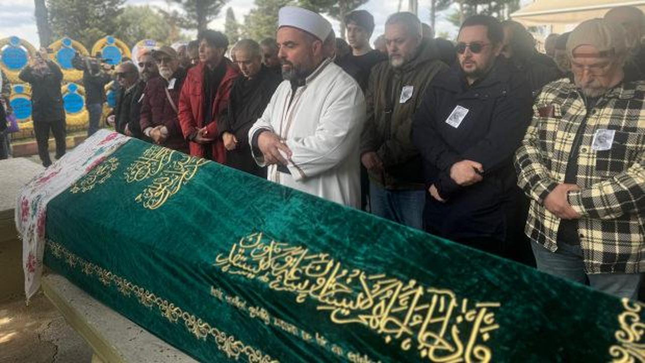 Sanat&ccedil;ı T&uuml;lay &Ouml;zer, son yolculuğuna uğurlandı