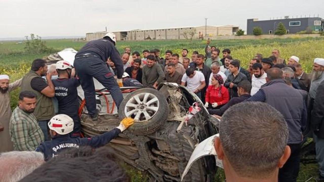 Şanlıurfa'da iki otomobil &ccedil;arpıştı: 2 &ouml;l&uuml;, 2 yaralı