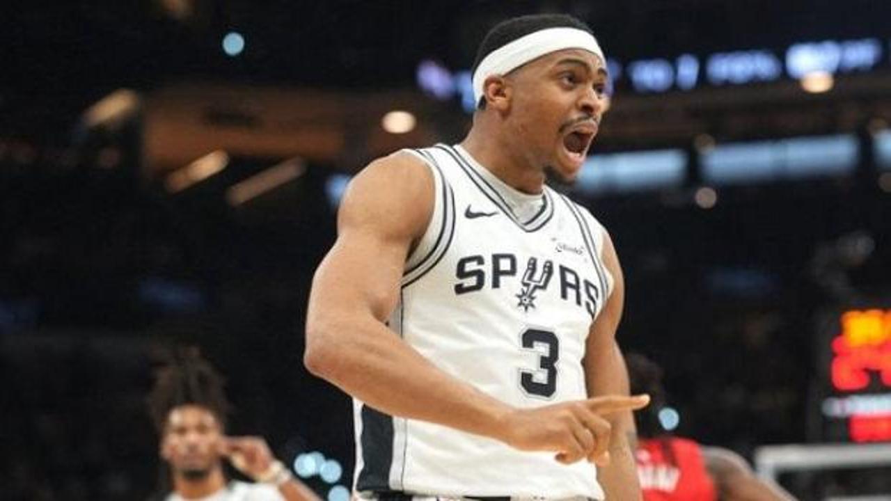 Serinin 5. ma&ccedil;ını kazanan San Antonio Spurs, Batı Konferansı yarı finaline y&uuml;kseldi