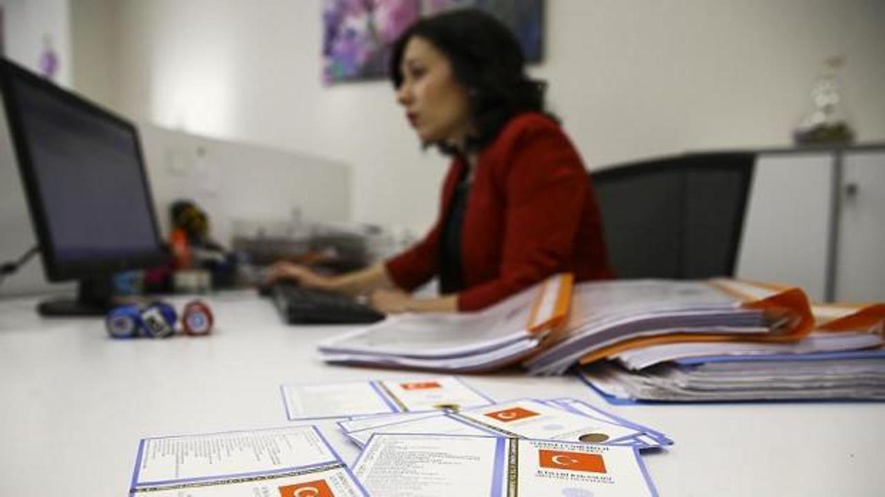 Noterlerde yeni d&ouml;nem başladı! Ara&ccedil; bilgilerine bakmak isteyen "işlem &uuml;creti" &ouml;deyecek