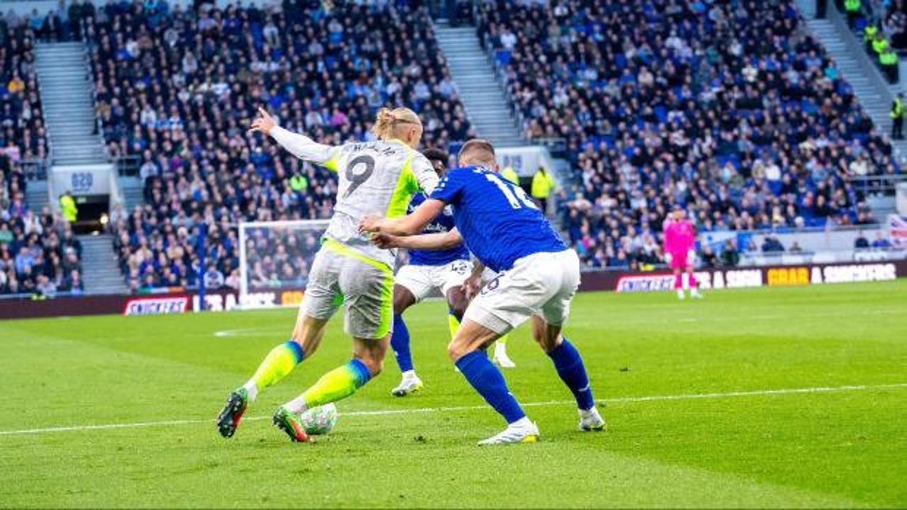 Artık t&uuml;m ipler Arsenal'ın elinde! Manchester City'den kritik kayıp