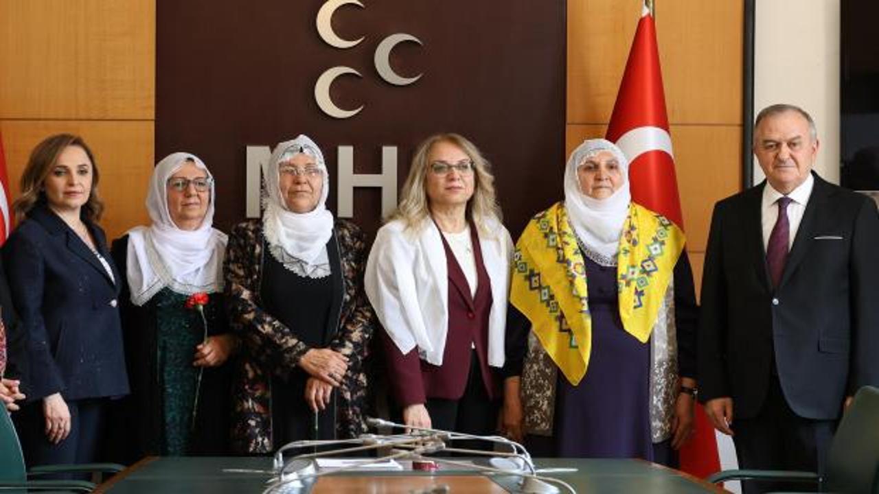 'Barış Anneleri'nden MHP'ye ziyaret