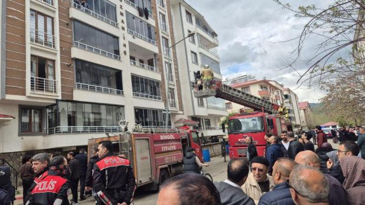 Bing&ouml;l&rsquo;de korkutan yangın: Dumanlar binayı sardı, 13 kişi etkilendi