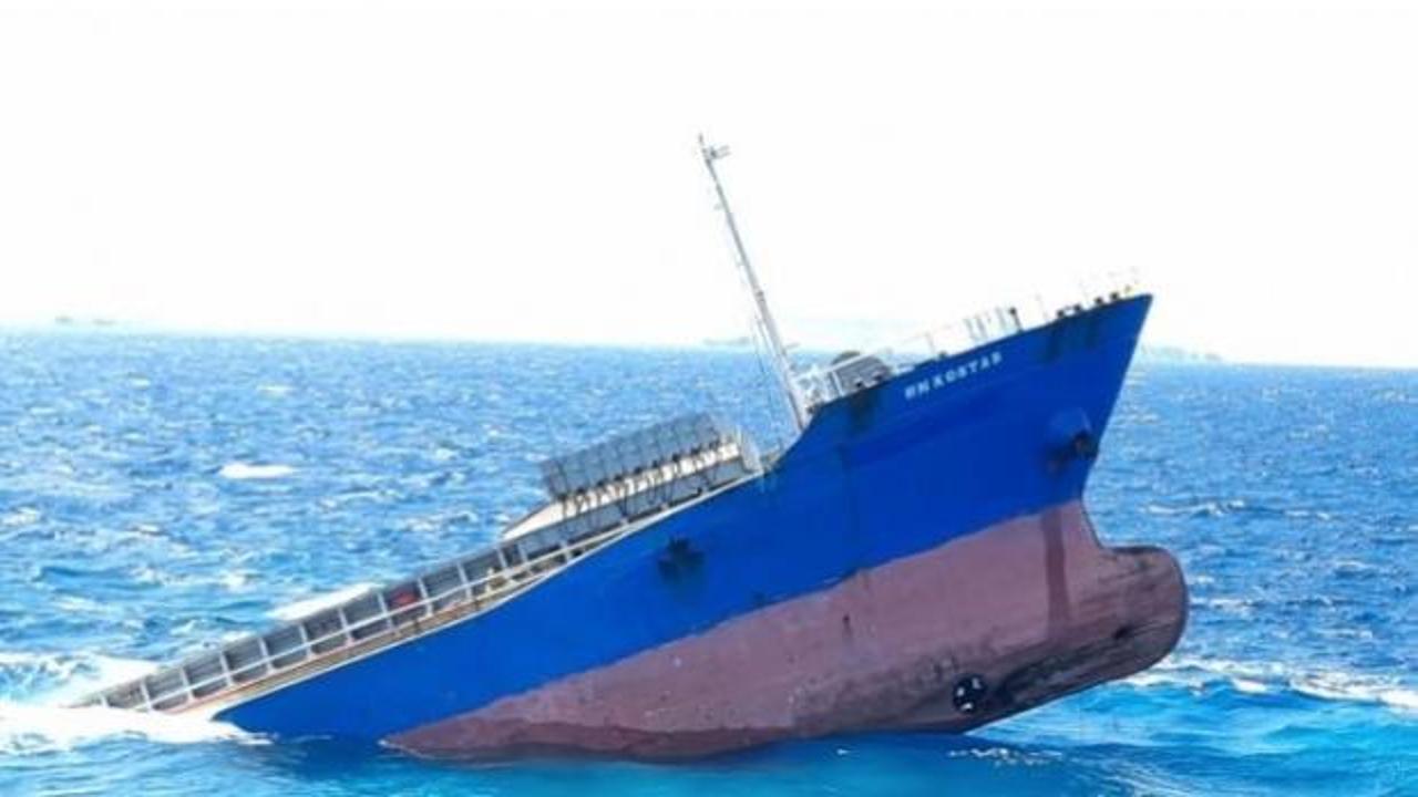 Ege Denizi'nde 8 T&uuml;rk m&uuml;rettebatın da bulunduğu kargo gemisi battı